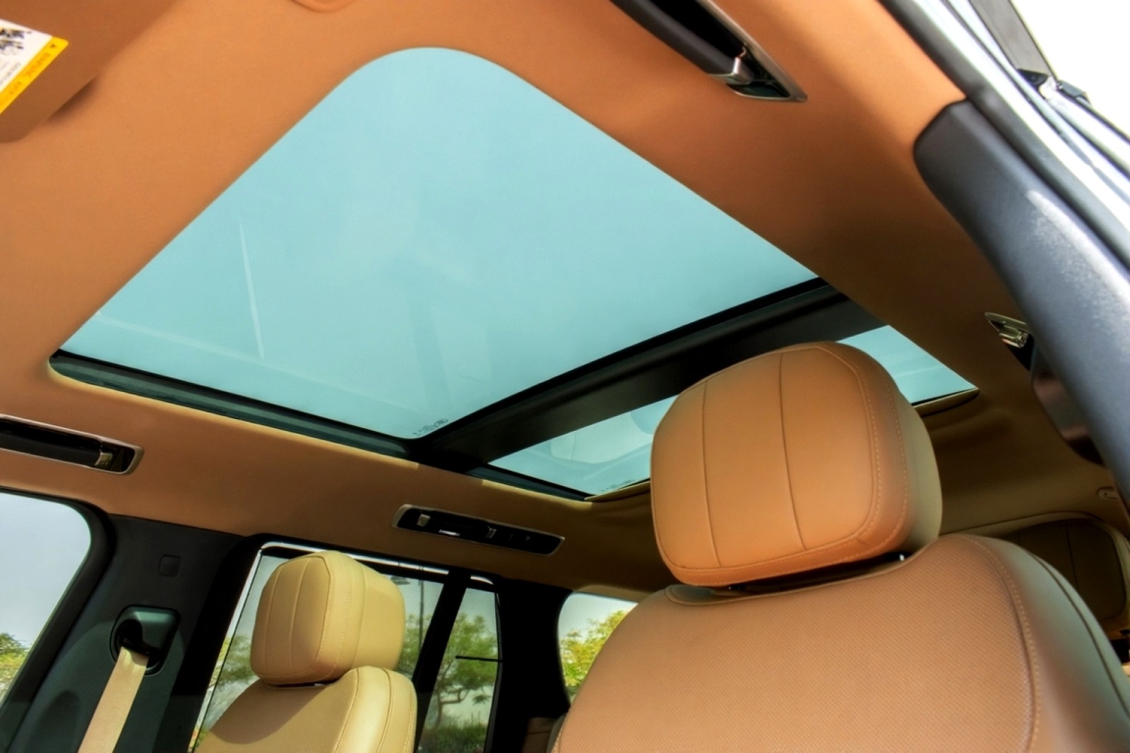 Range Rover		 Autobiography - Image 7