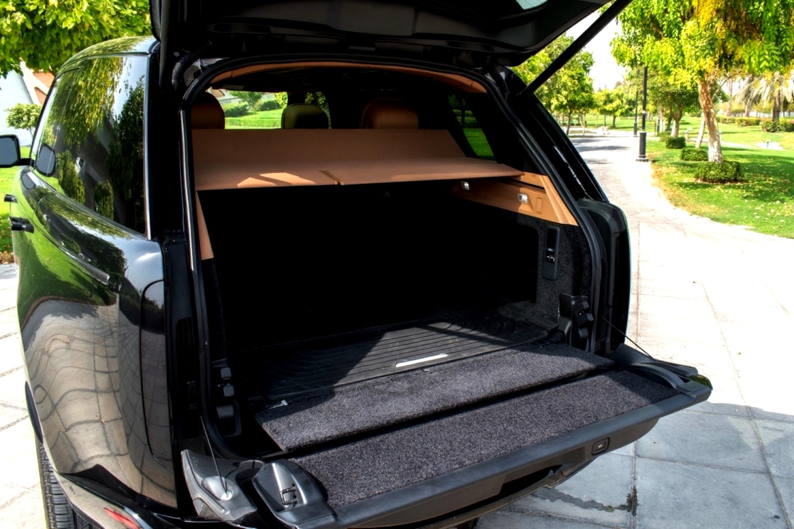 Range Rover		 Autobiography - Image 10