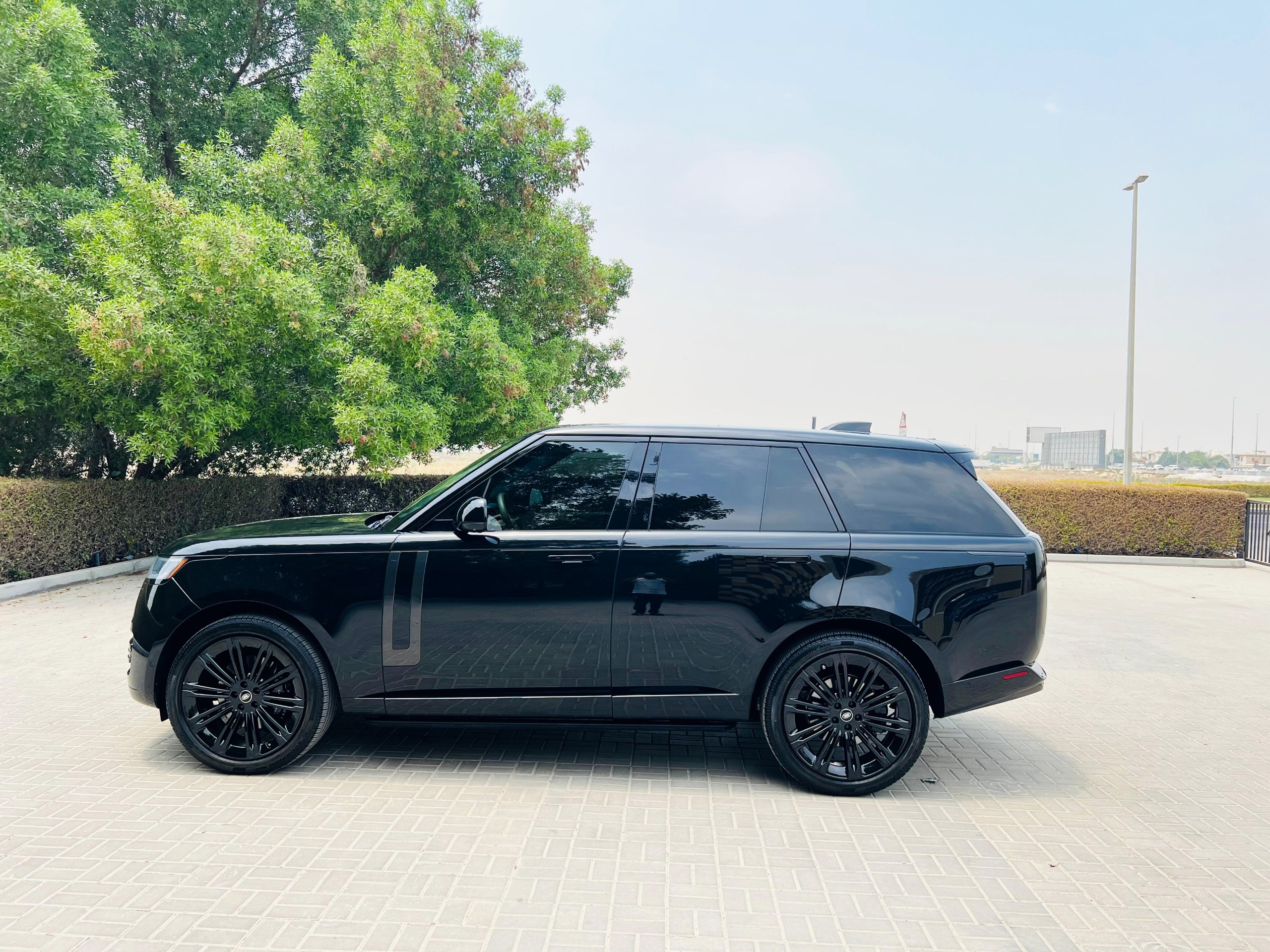 Range Rover		 Autobiography - Image 14