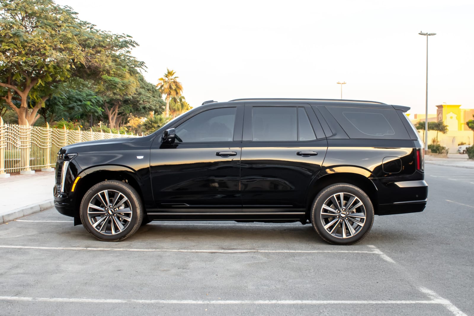 Cadillac Escalade - Image 15