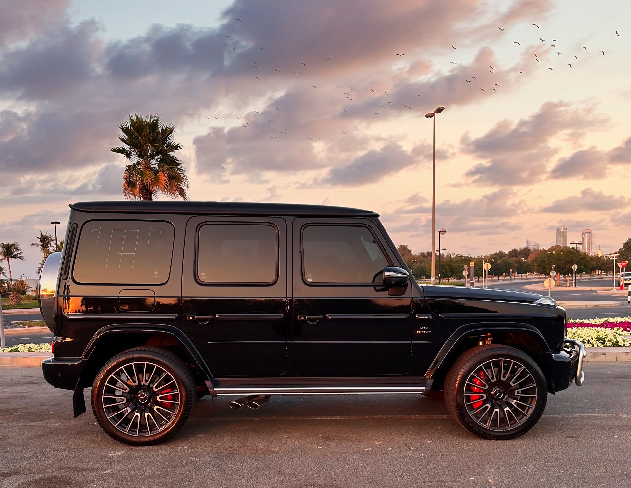 Mercedes Benz  G63 - Image 4