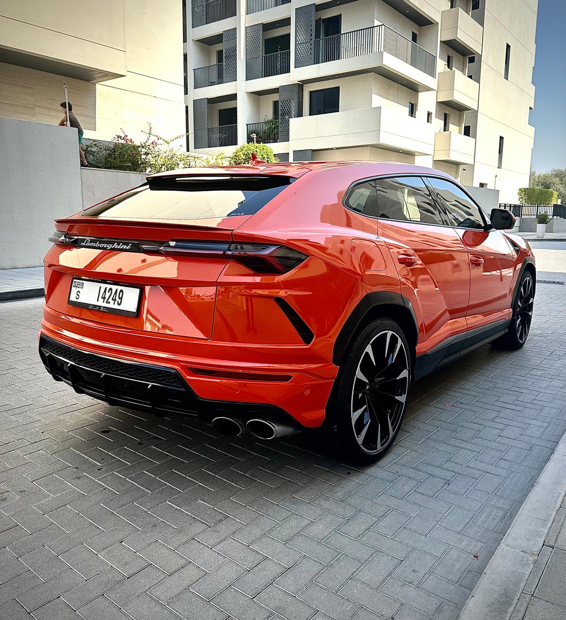 Lamborghini Urus - Image 4