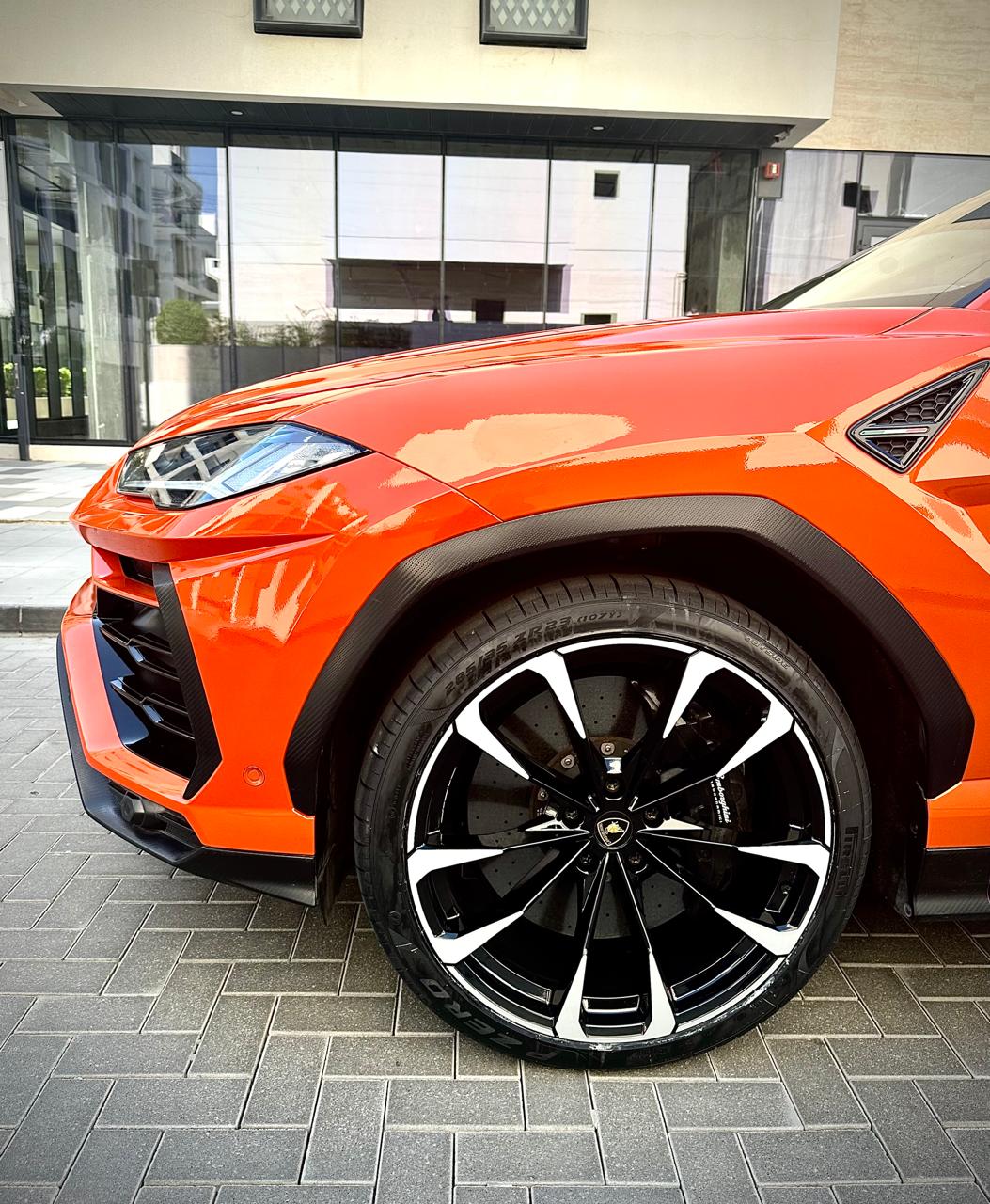 Lamborghini Urus - Image 9