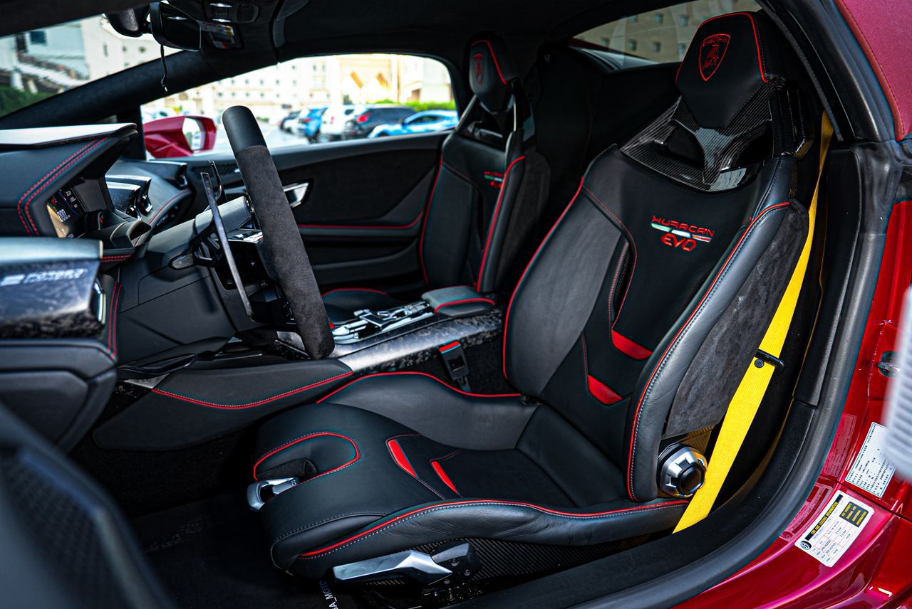 Lamborghini  Evo Spyder - Image 3