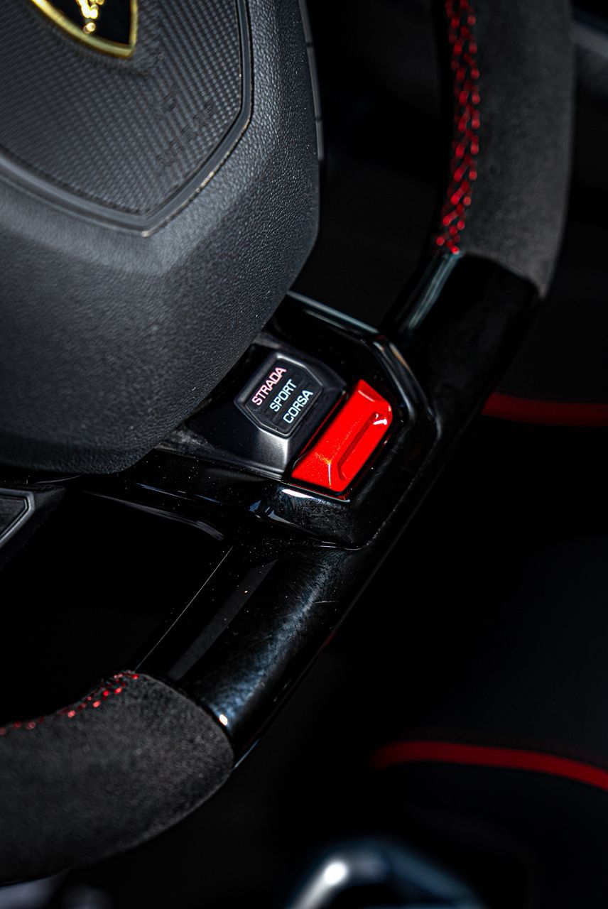 Lamborghini  Evo Spyder - Image 4