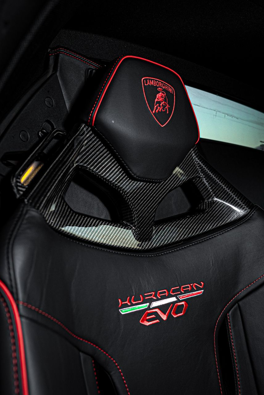 Lamborghini  Evo Spyder - Image 11
