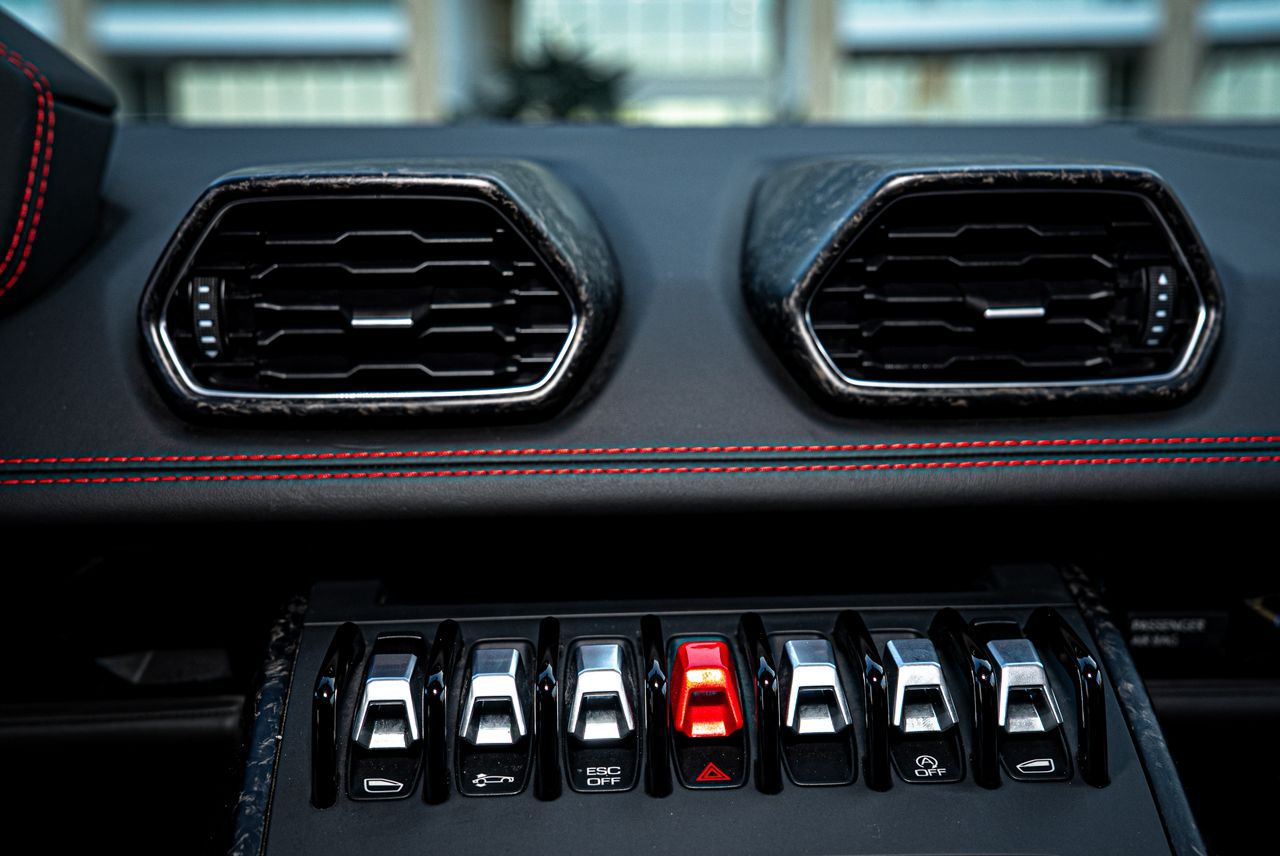 Lamborghini  Evo Spyder - Image 13