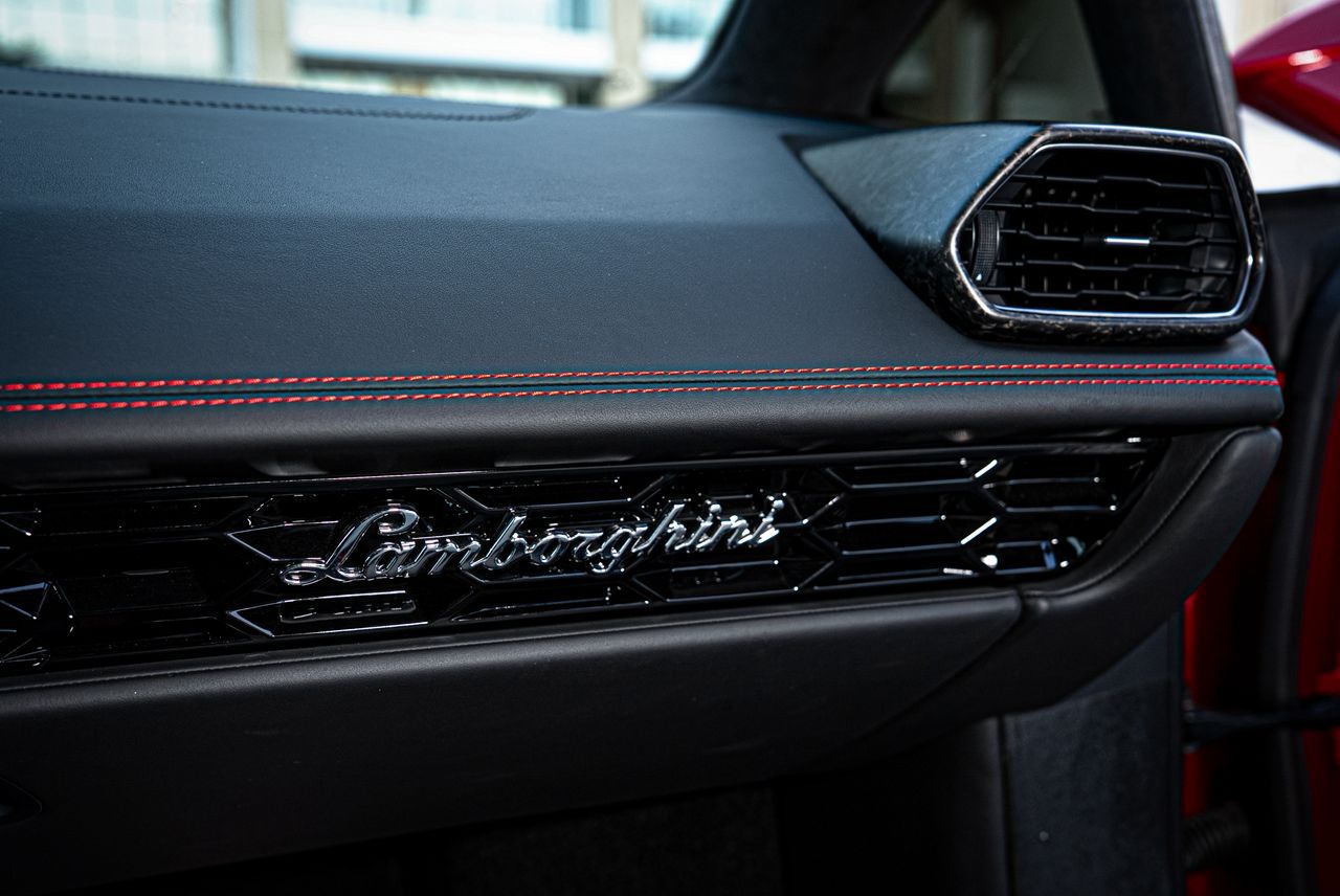 Lamborghini  Evo Spyder - Image 15