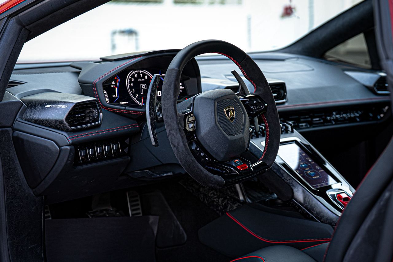 Lamborghini  Evo Spyder - Image 16
