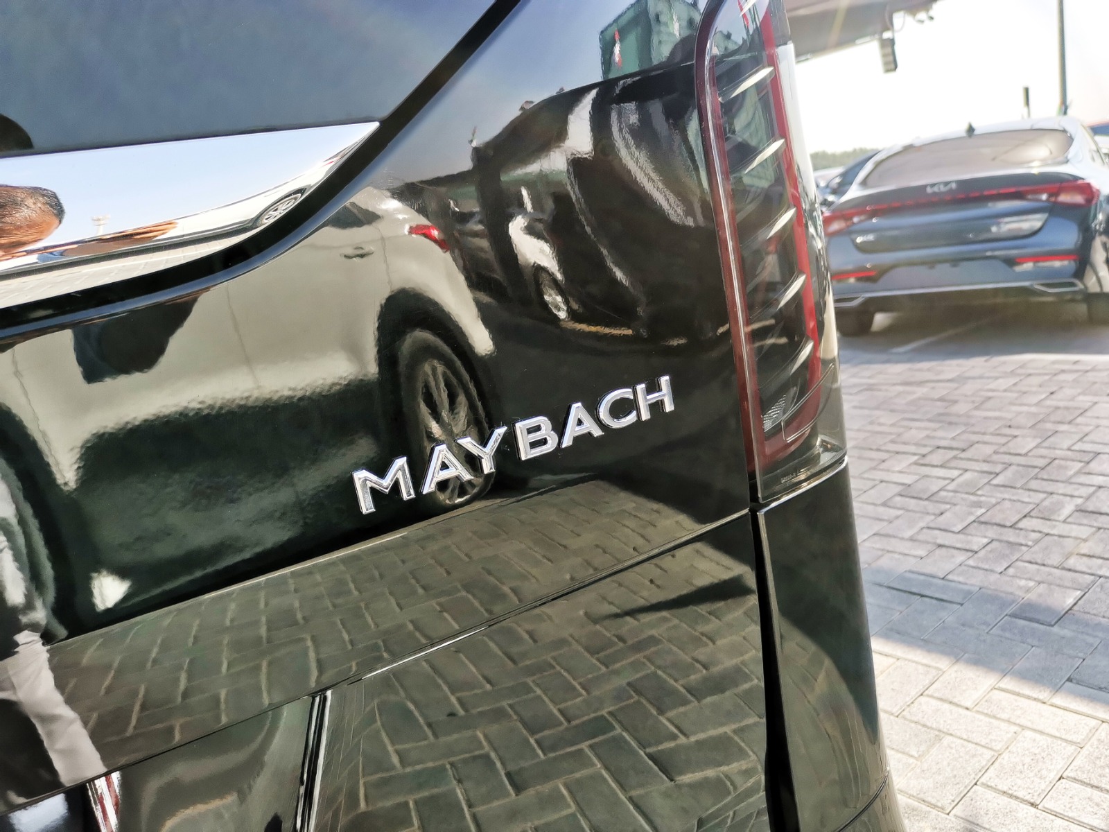 Mercedes Benz  V300 - Image 7