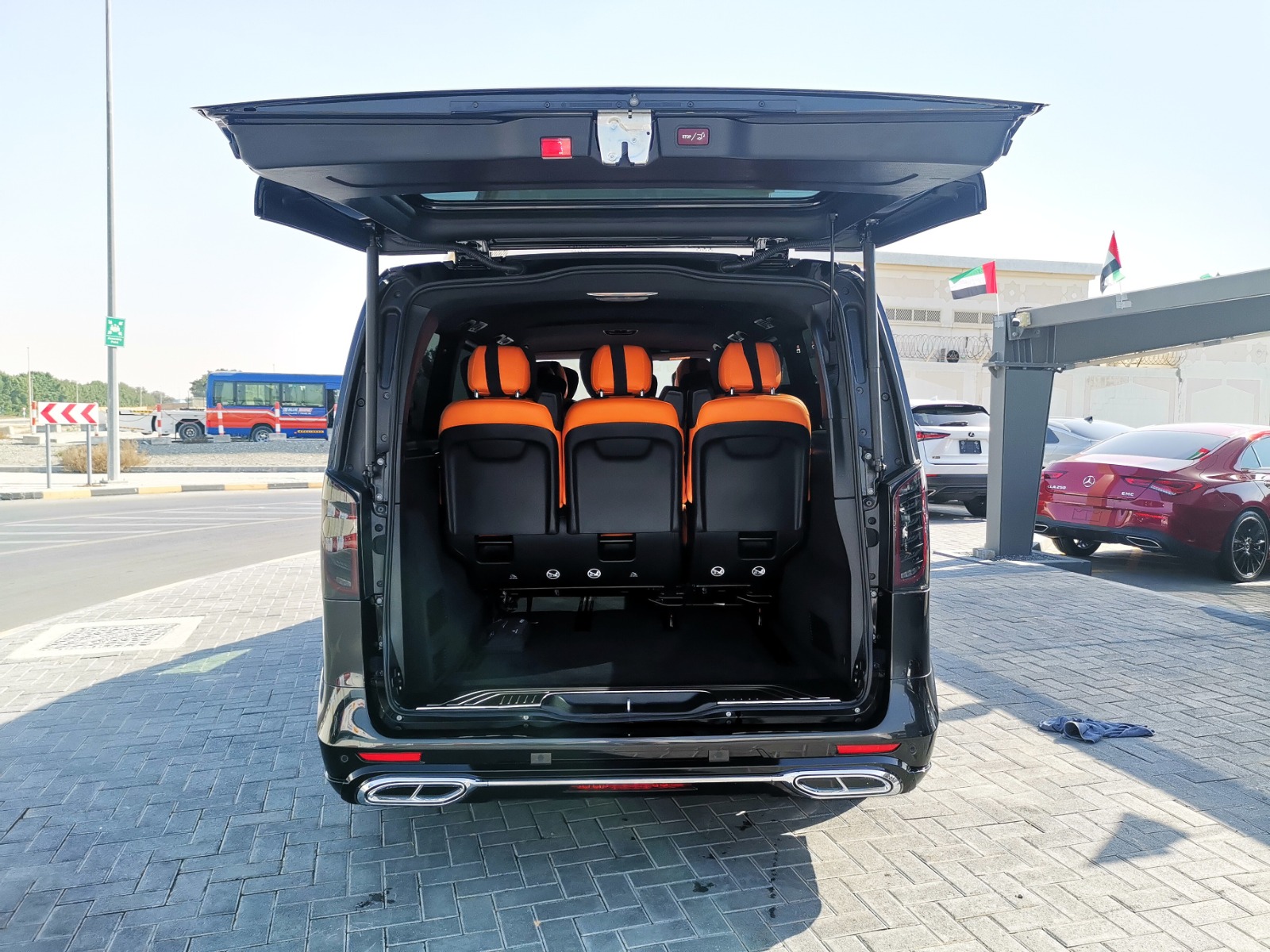 Mercedes Benz  V300 - Image 8