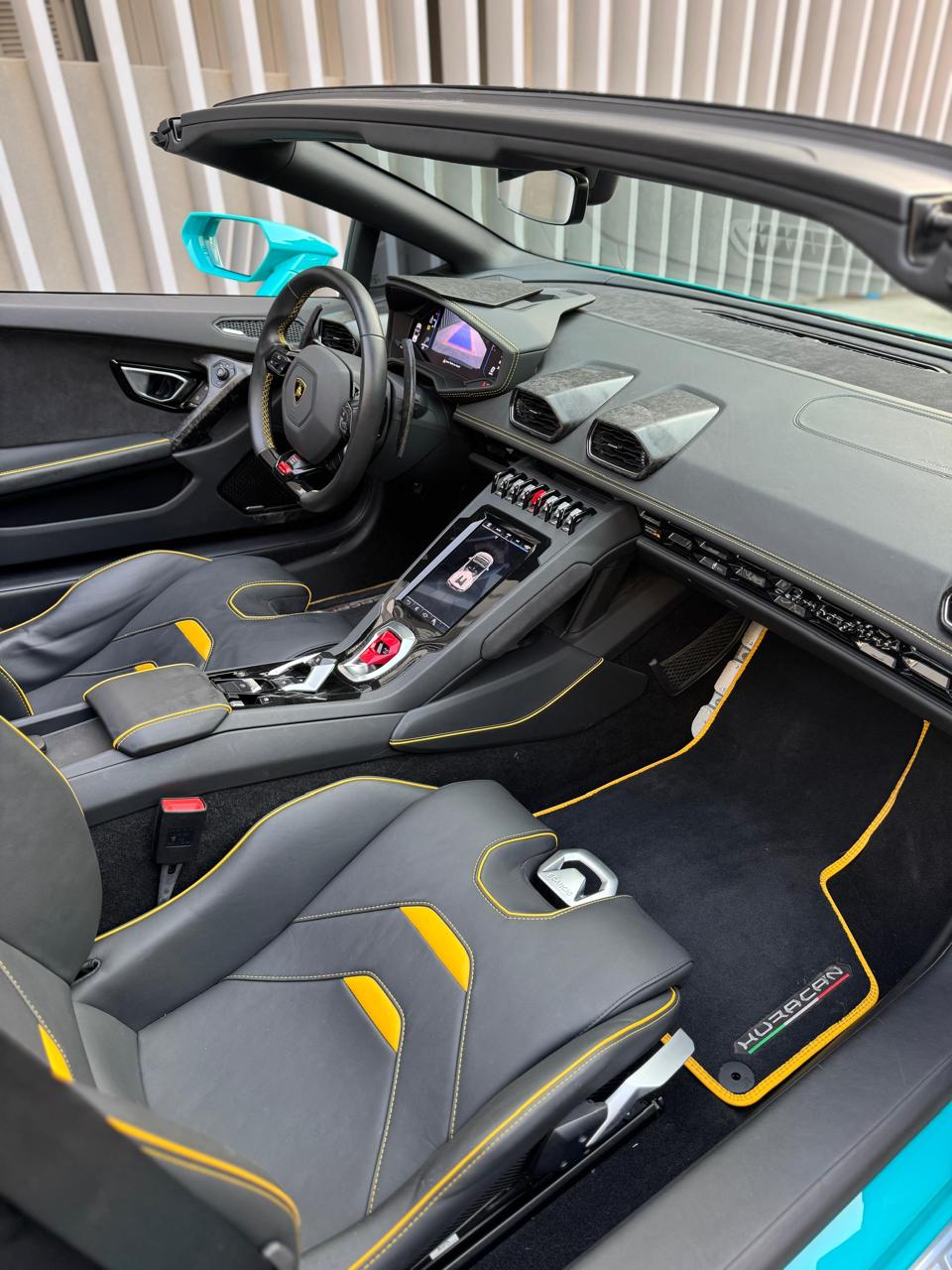 Lamborghini huracan evo - Image 7