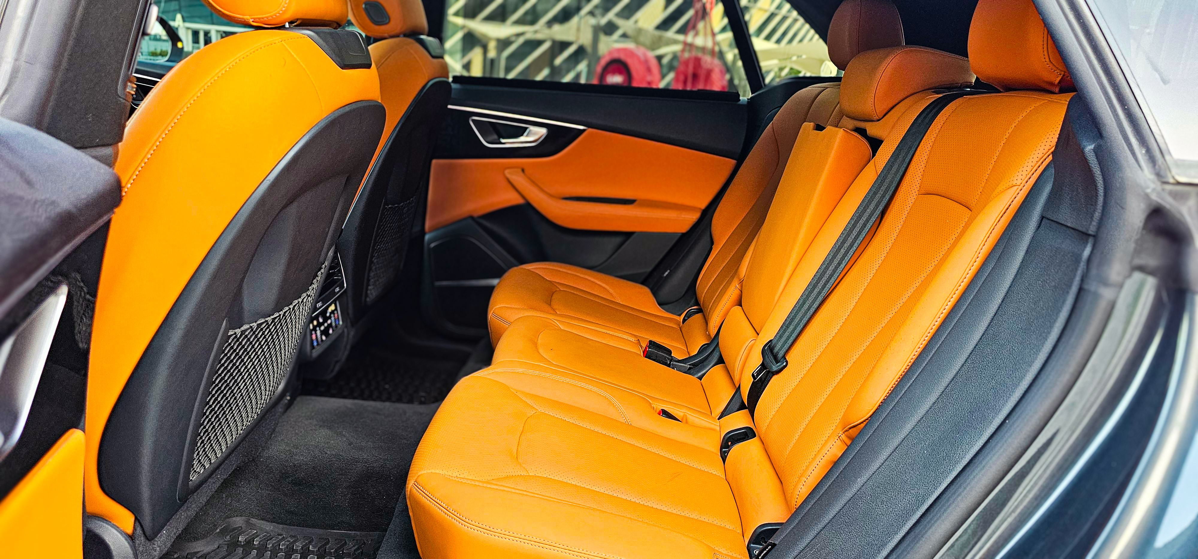 Audi		 Q8 - Image 24