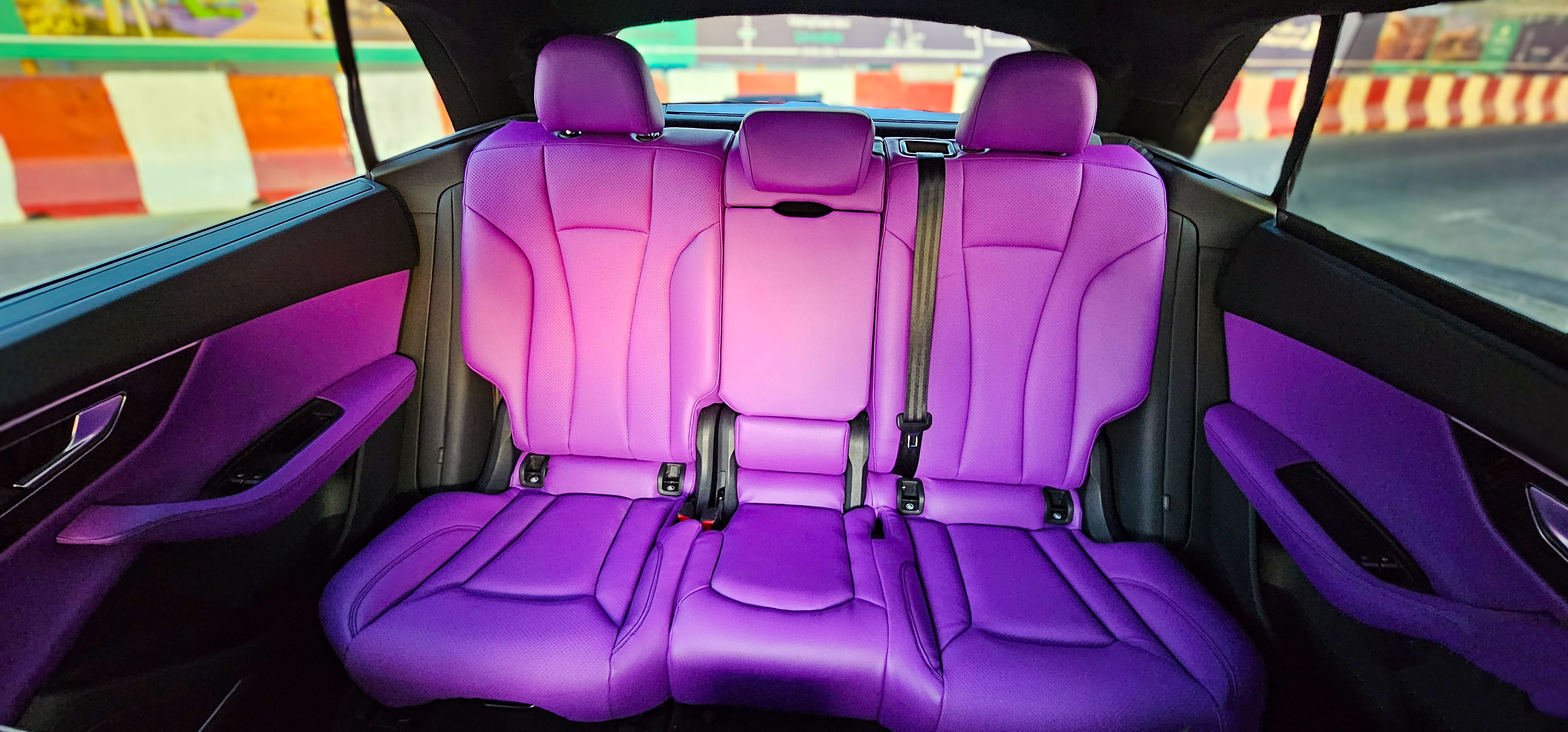 Audi		 Q8 Purple - Image 15