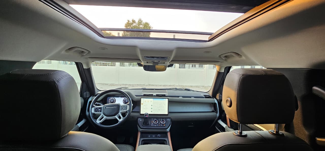 Land Rover Defender - Image 10