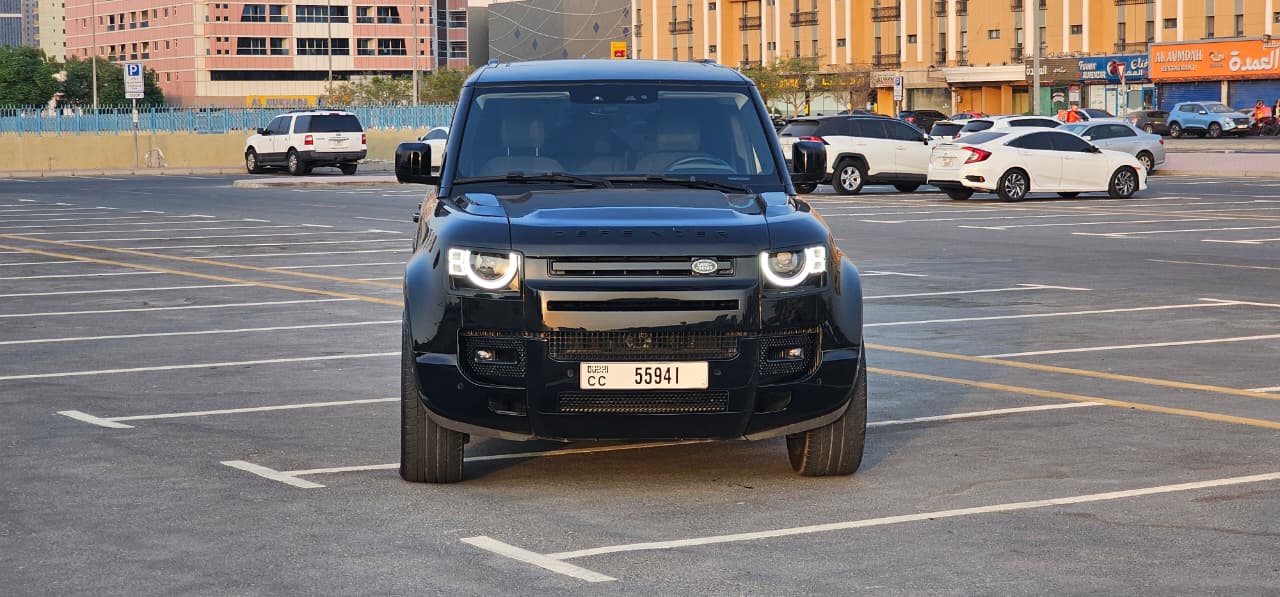Land Rover Defender - Image 12