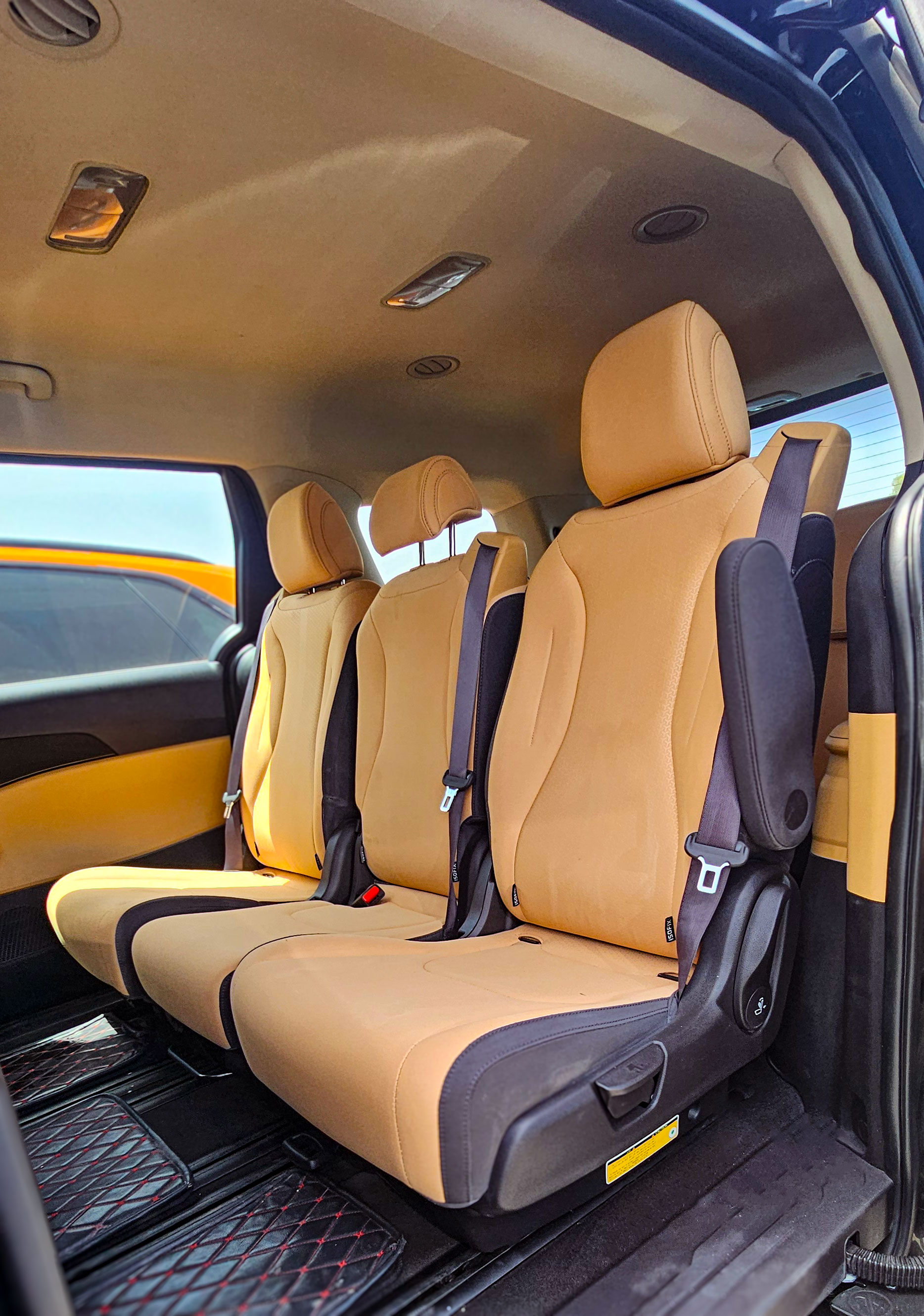 KIA		 Carnival - Image 10