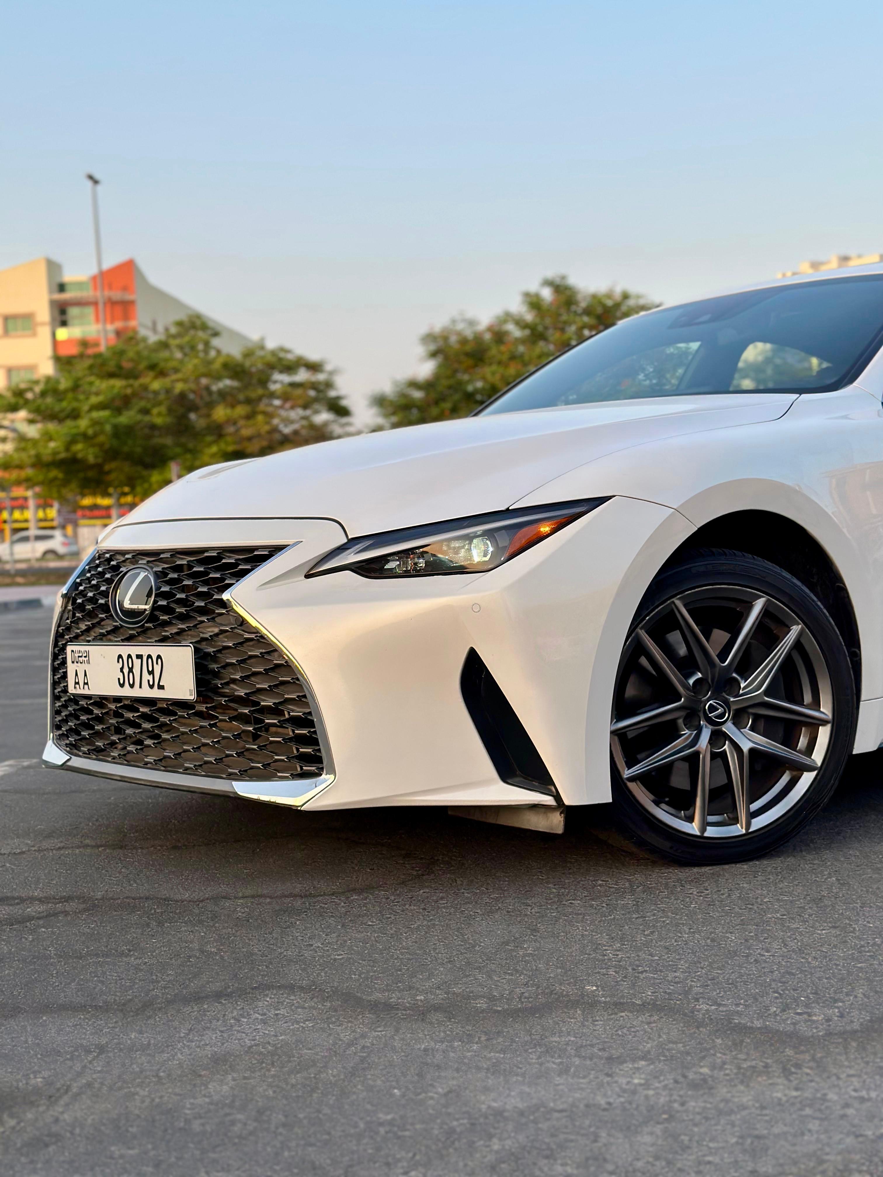 Lexus IS300 - Image 10