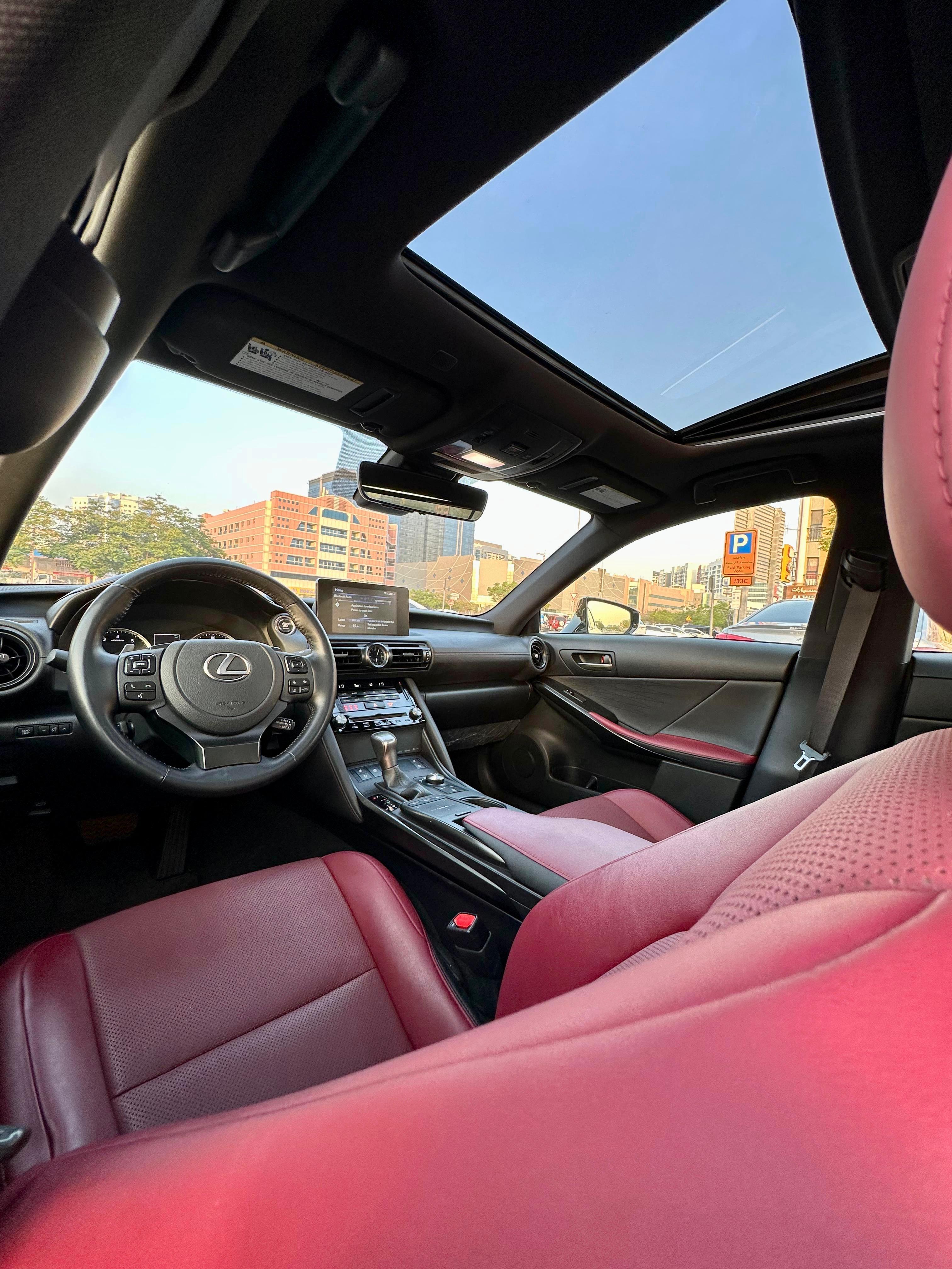 Lexus IS300 - Image 11