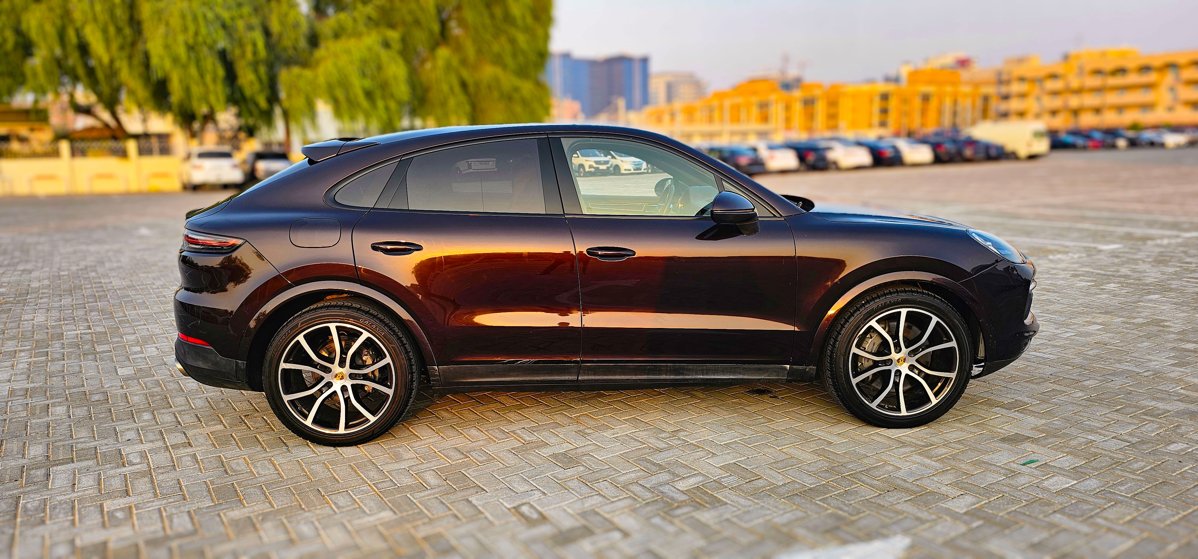 Porsche		 Cayenne - Image 17