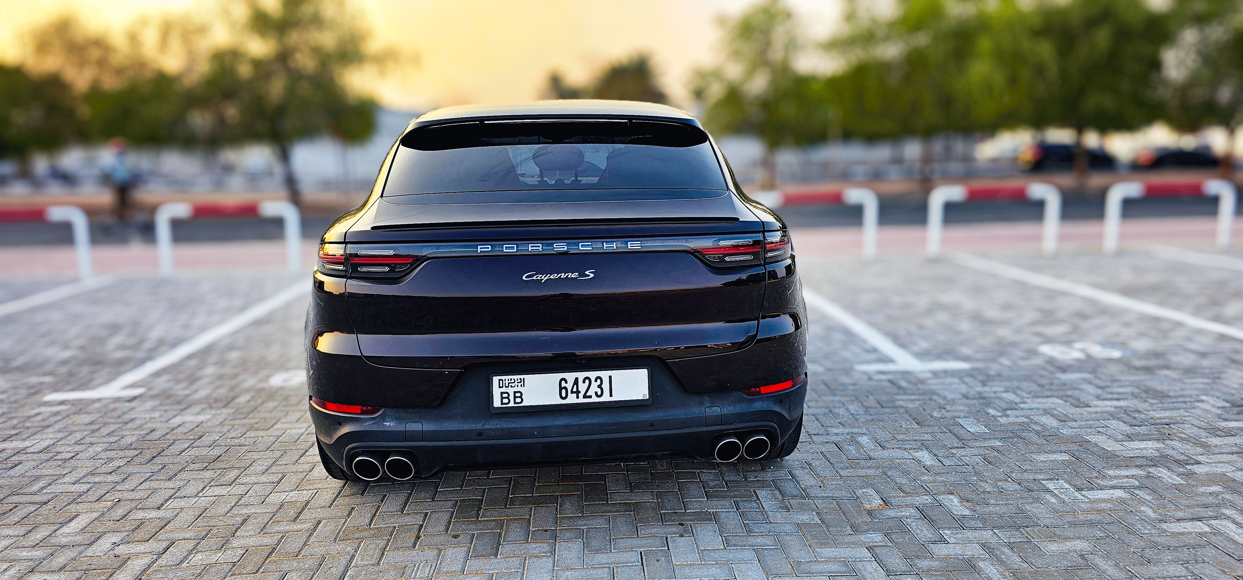 Porsche		 Cayenne - Image 18